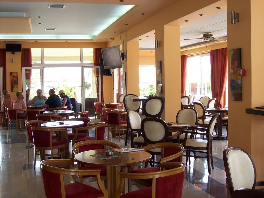 Thomas Bay Hotel *